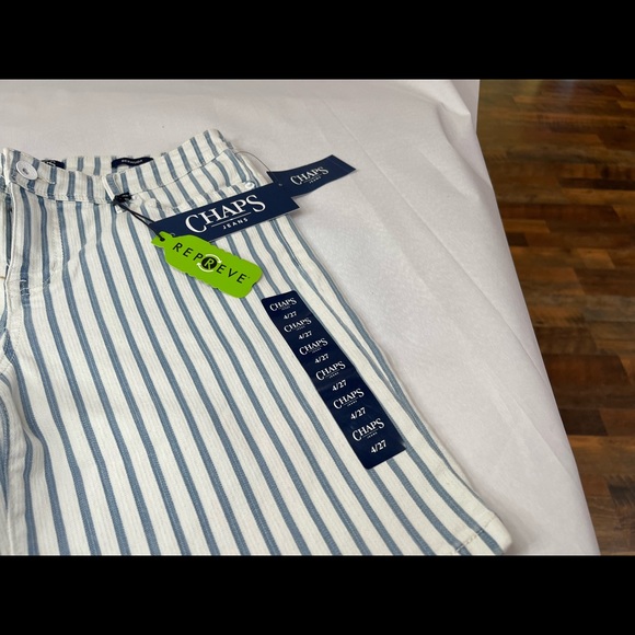 Chaps Bermuda Shorts . Reprieve super soft stretch NWT. Size 4/27 - Picture 3 of 8